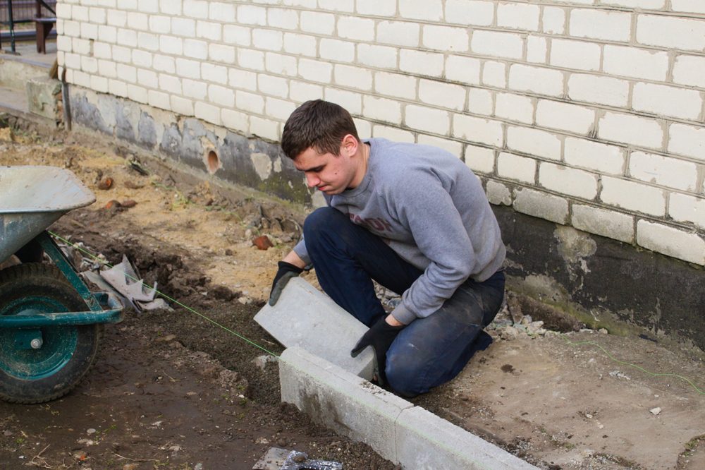 Commercial Landscaper