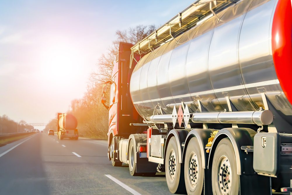 Fuel tanker truck