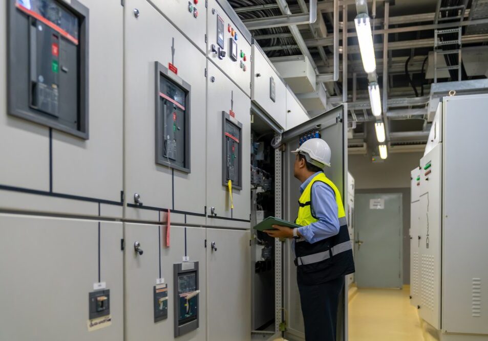 Industrial maintenance worker